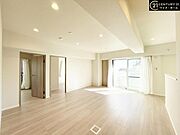 【LDK16.7帖】居心地の良さにこだわってリフォームされたリビングダイニング