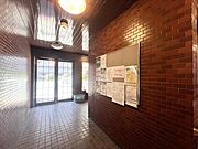 【エントランス】洗練された共有空間が帰るたびに心地よい