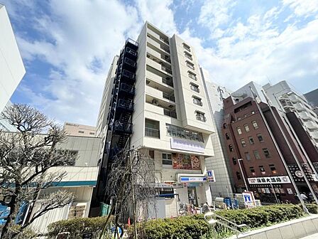 【外観】スタイリッシュで洗礼された外観美