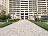 外観：凛とした佇まいは街並みにいつの時代も街と調和し美しい佇まいのマンション