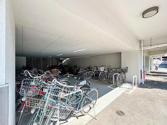 【駐輪場】　屋...