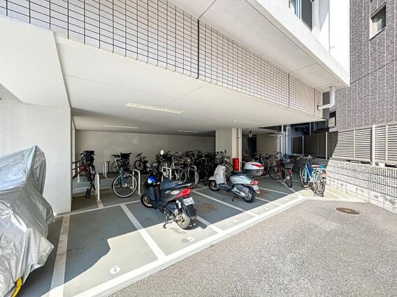 【バイク置場】...