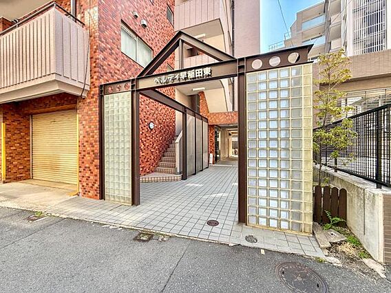 【エントランス...