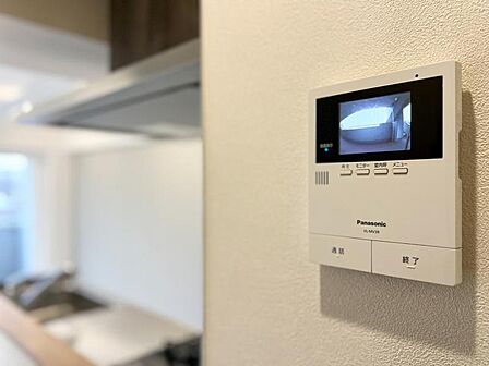 【設備】 家族の安全を守るTV付インターホン