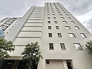 【外観】シンプルながらも計算された美しいシルエット。