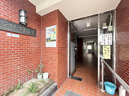 【エントランス】管理の行き届いたエントランスです