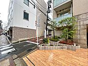 【エントランス】　いつも通る場所だからこそしっかりと清潔に保たれていると嬉しいものです