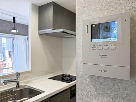 【設備】 家族の安全を守るTV付インターホン