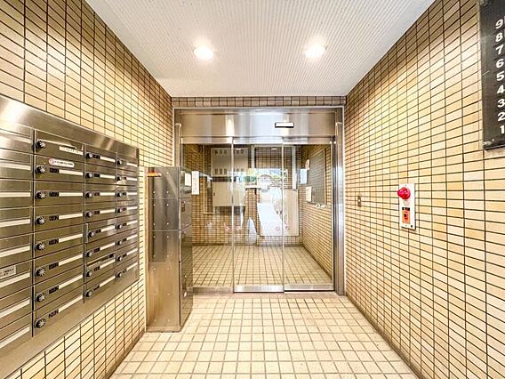 【エントランス...