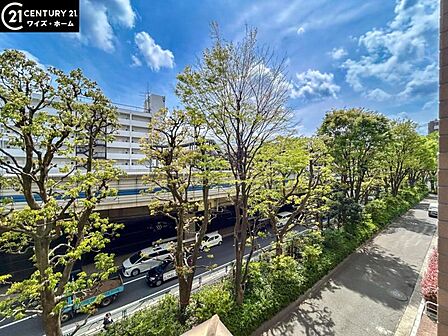 【眺望】 同じ風景が毎日365日、まったく違う顔を見せてくれる。爽快な風も毎日やさしく頬をなでてくれます。