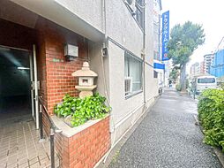 8 / 25