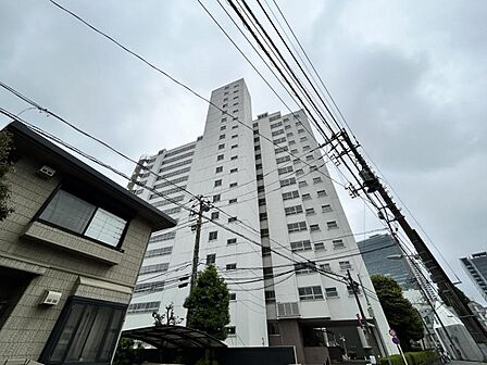 【外観】重厚感のある佇まいが魅力です