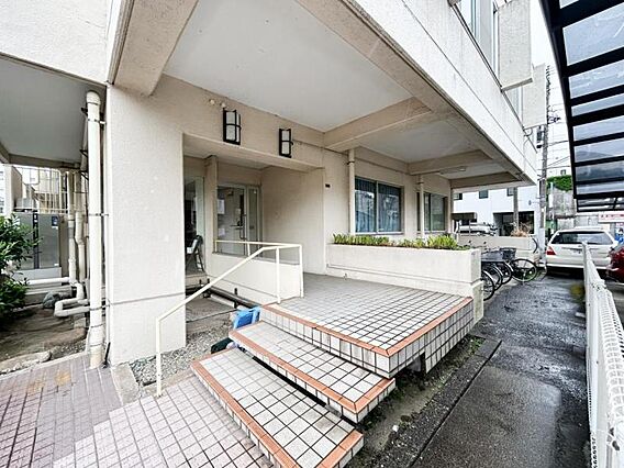 【エントランス...
