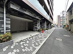 17 / 34