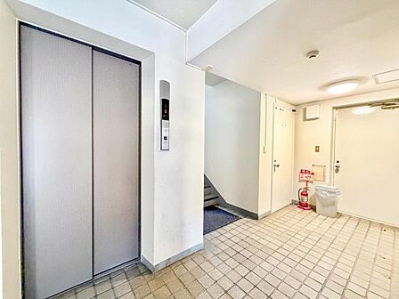 【エレベーター】　しっかりと管理が行き届いており、いつも共用部は綺麗に保たれています