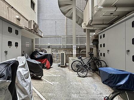 【エントランス】住まいの顔となるエントランス空間です。