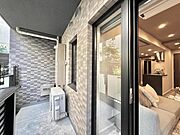 【バルコニー】都会の喧騒を忘れる静けさがあります。