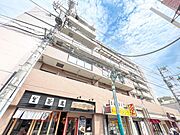 【外観】　すっきりとしたフォルムが印象的な外観。周囲の静けさと調和する、控えめな美しさがあります。