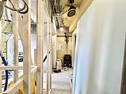 【玄関】　玄関はおうちの第一印象。清潔感あふれる空間を重視した造りになります。