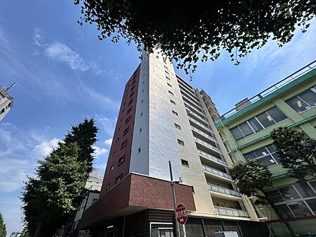 【外観】落ち着きと風格を兼ね備えた佇まい。