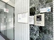 【エントランス】明るく開放感のあるエントランスです。