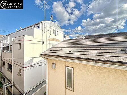 【眺望】　落ち着いた住宅街の風景を望む眺望