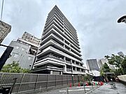 【外観】　空へと伸びるシャープなライン。洗練された都市生活の象徴。