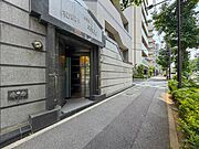 【エントランス】　穏やかな日常の入り口。広々とした空間が日々の快適さに繋がります