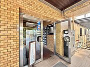 【エントランス】住まう方を優しく迎える空間。