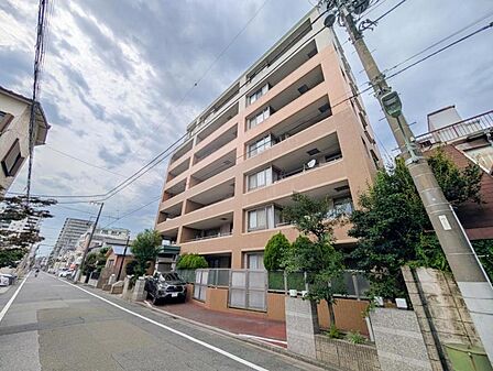 【外観】 清潔感のあるシンプルな外観が魅力的な物件です。