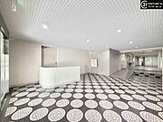 【ロビー】美しく整えられたロビーはゲストを出迎える開放的な空間。
