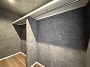 【収納】使い勝手の良い収納が豊富で、物が多くてもスッキリ片付けられます。