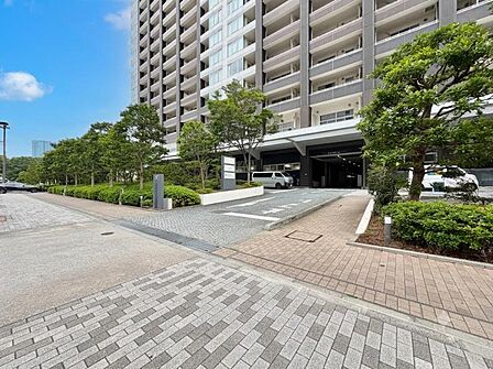 【駐車場】しっかりと管理が行き届いた駐車場。