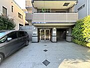 【エントランス】住まう方を優しく迎える空間。