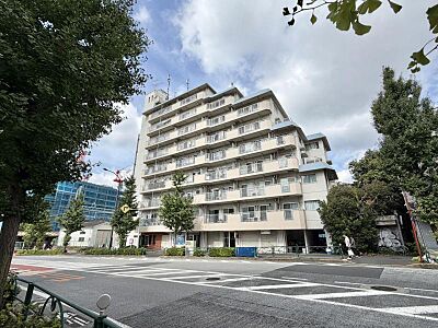 外観:落ち着いた色合いで、周囲の街並みに馴染む外観です。 外観:落ち着いた色合いで、周囲の街並みに馴染む外観です。