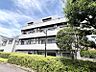 外観：【外観】青空に映える重厚な佇まい。