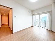 【洋室：6.5帖】　