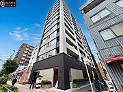 【外観】空へと伸びるシャープなライン。