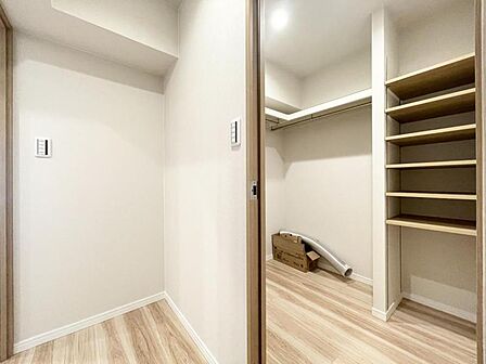 【収納】 大容量の収納が各部屋にあるから、生活感をスッキリ隠せる。来客時も慌てず、日常も気持ちよく。空間に余白があると心にも余裕が生まれます。
