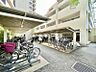 エントランス：【駐輪場】　屋根付きの駐輪場は雨の日などにとても重宝します