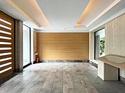 【エントランス】住まう方を優しく迎える空間。