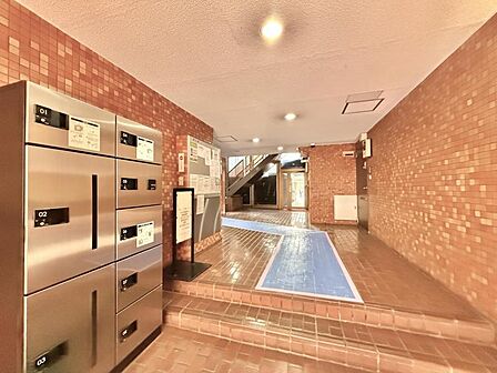【エントランス】落ち着いたデザインが上質な暮らしを演出します。