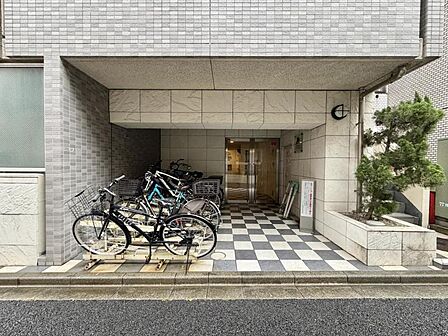 【エントランス】いつも通る場所だからこそしっかりと清潔に保たれていると嬉しいものです