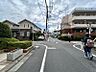 周辺：【周辺環境】周囲には生活利便施設が点在しています。