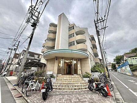 【外観】重厚感のある佇まいが魅力です。