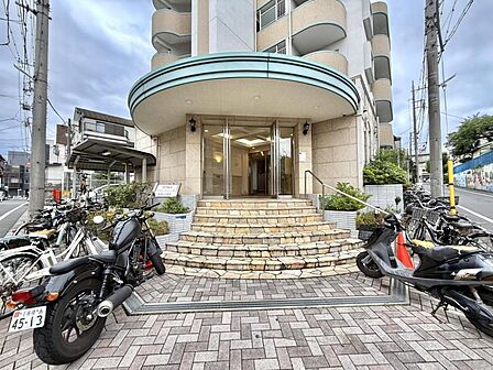 【エントランス】迎えるたびに誇らしくなるエントランス
