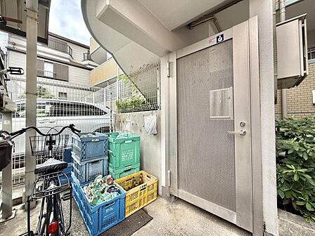 【エントランス】住まいの顔となるエントランス空間です。