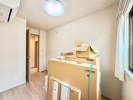 【洋室：4.0帖】　仕事や趣味のスペースとしても活用できる、多用途に使える部屋。
