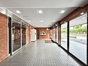 【エントランス】居住者を心地よく迎えるスペース。