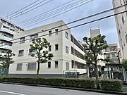 【外観】周囲と調和しつつも品の良さが際立つ外観。